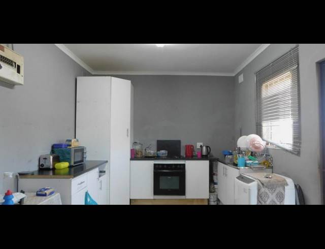 3 BEDROOM HOUSE FOR SALE IN MONTCLAIR